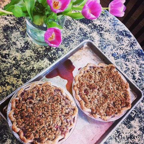 Rhubarb Walnut Crumble Pie - Ruhlman